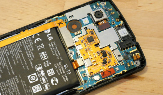 1年以上使用した Nexus 5 のバッテリーを自分で交換してみました Gigazine