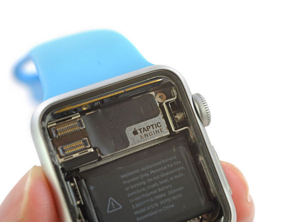 Apple Watchの物理ボタンがタッチ式のソリッドステートボタンに変更 