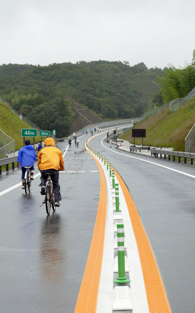 開通直前の高速道路を自転車で走れるイベントで極上のサイクリング体験を堪能してきました Gigazine