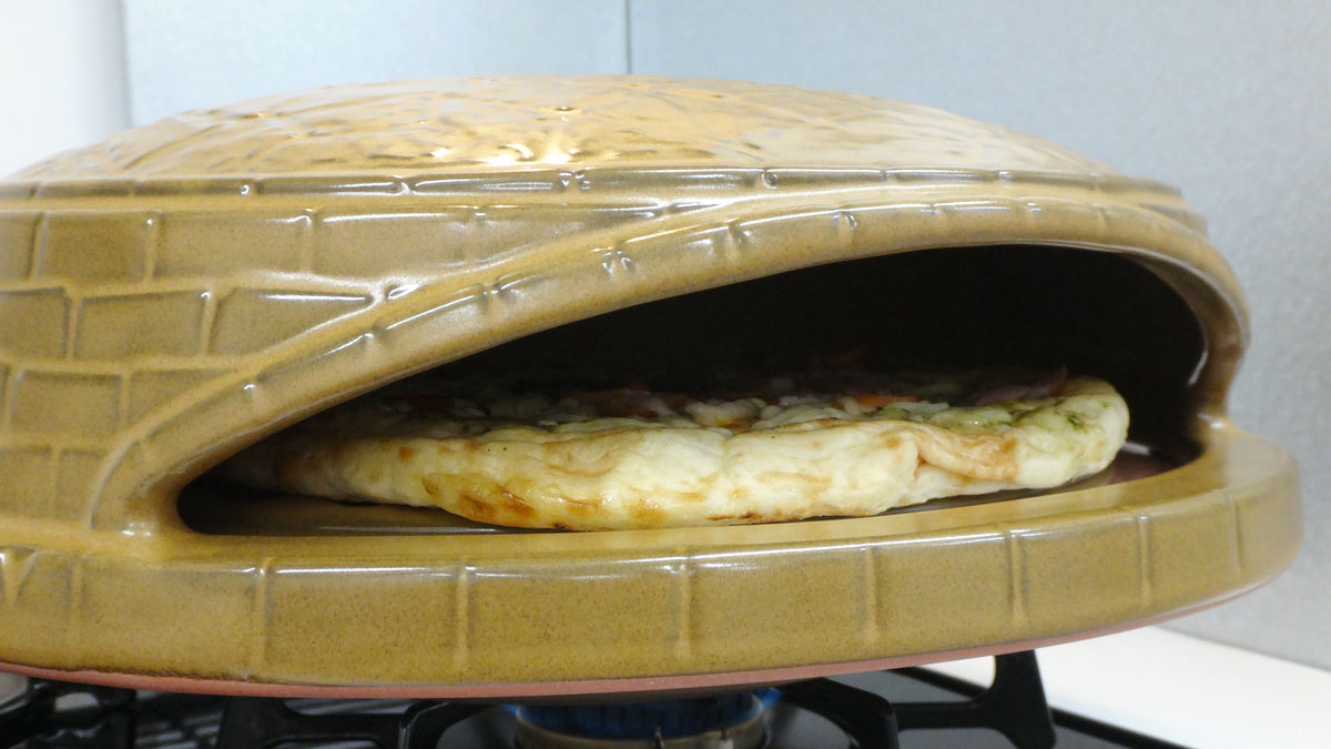 家庭のガスコンロで本格的なピザが焼ける「ピッツェリア」でピザを