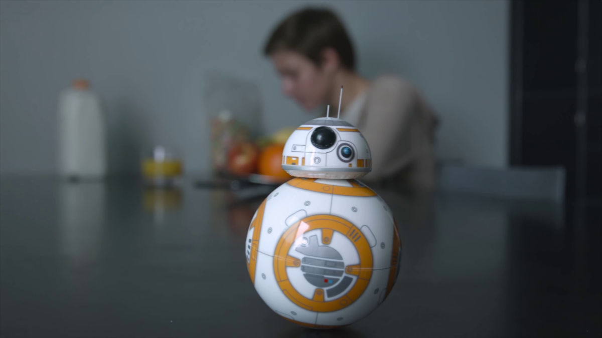 スマホと連動してコロコロ走るスター・ウォーズの「BB-8」おもちゃ