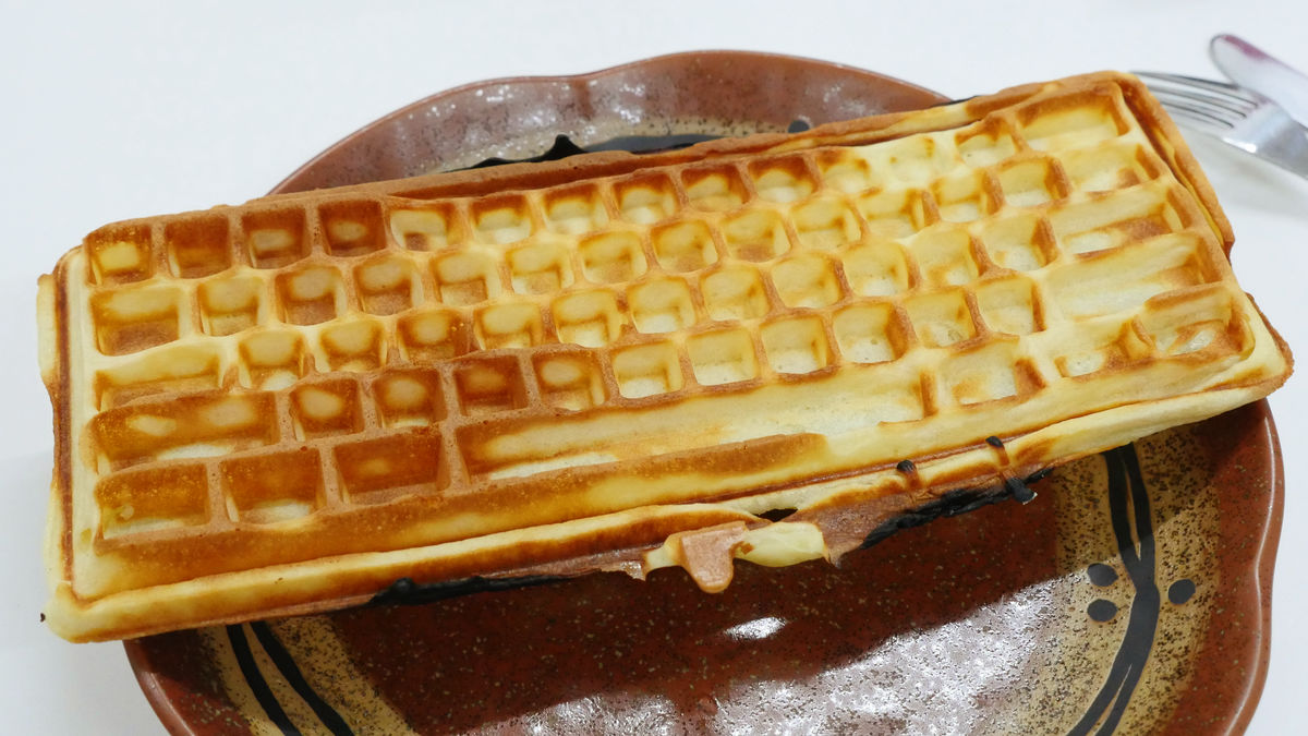 キーボード型のワッフルが作れる焼き型「The Keyboard Waffle Iron」を