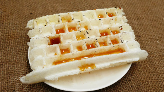 キーボード型のワッフルが作れる焼き型「The Keyboard Waffle Iron」を