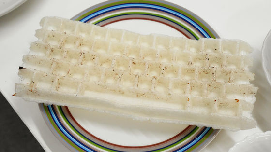 キーボード型のワッフルが作れる焼き型「The Keyboard Waffle Iron」を