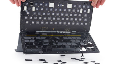 iPad Proの専用キーボード「Smart Keyboard」をバラバラに分解、思わぬ