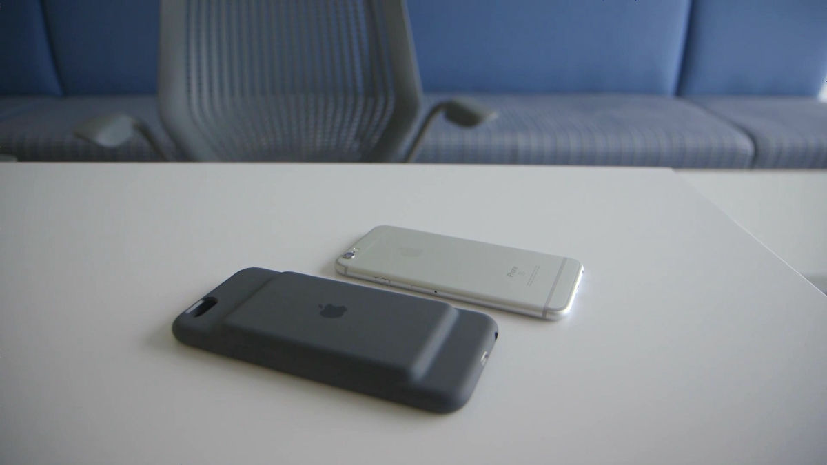 Apple純正の新iPhoneバッテリーケースは「どうしてこうなった」のか