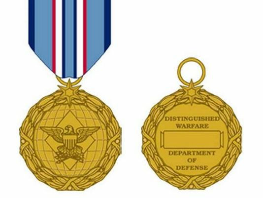 無人機を操縦する空軍パイロットに名誉勲章が与えられるべきかどうかで紛糾