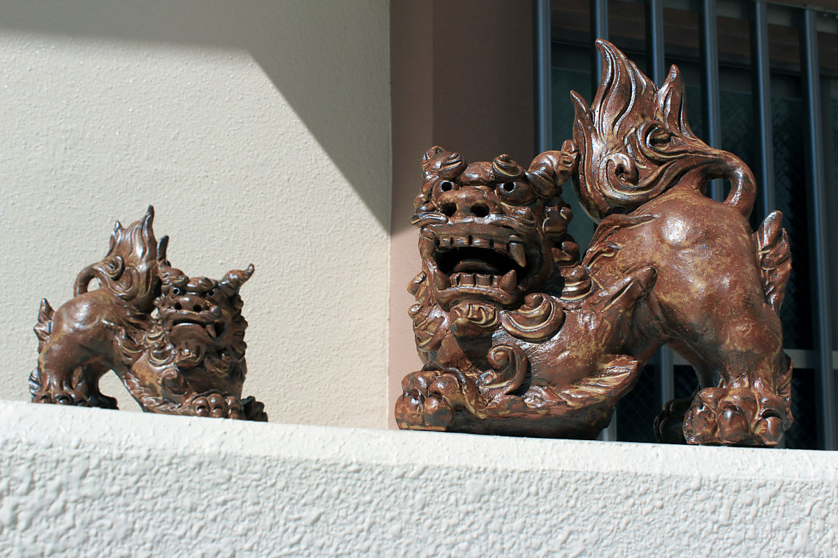 沖縄にはシーサーが笑えるほどいっぱい その姿や表情は千差万別 Gigazine