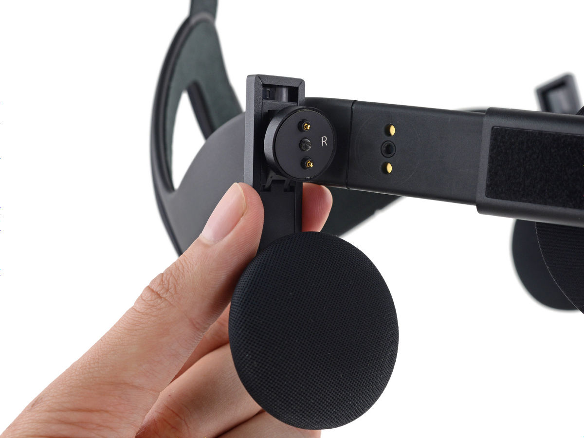 発売されたばかりのVRヘッドセット「Oculus Rift」を速攻でバラバラ分解 - GIGAZINE