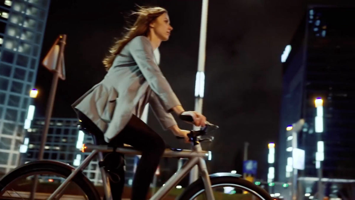Electric bicycle "VanMoof Electrified S" which uses GPS tracking ...