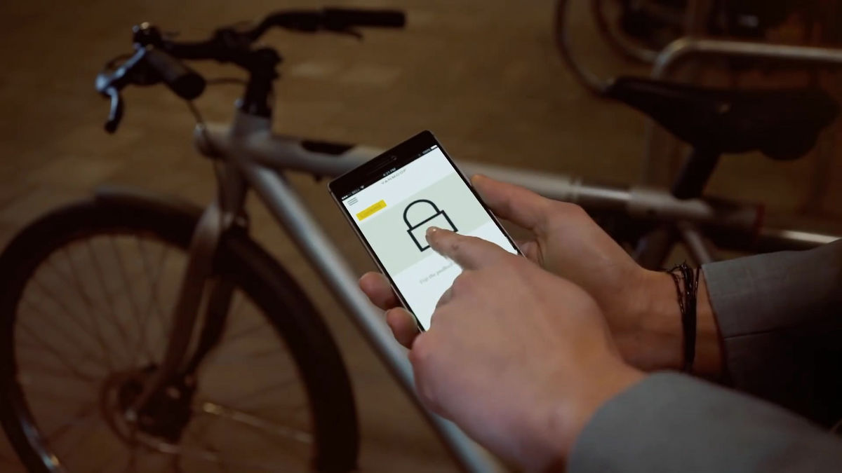 自転車を盗まれてもGPS追跡可能＆スマホを鍵として使う電動自転車「VanMoof Electrified S