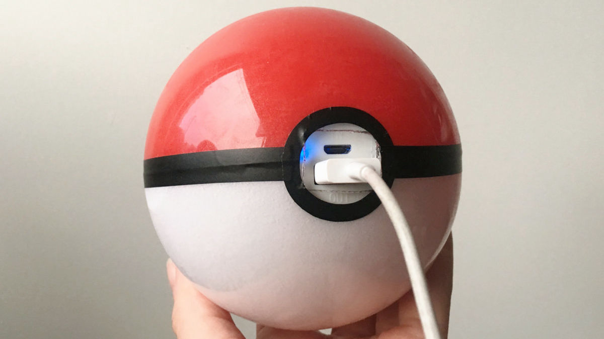ポケモンgo Pokemon Go プレイのお供にぴったりなモンスターボール型モバイルバッテリーを自作 Gigazine