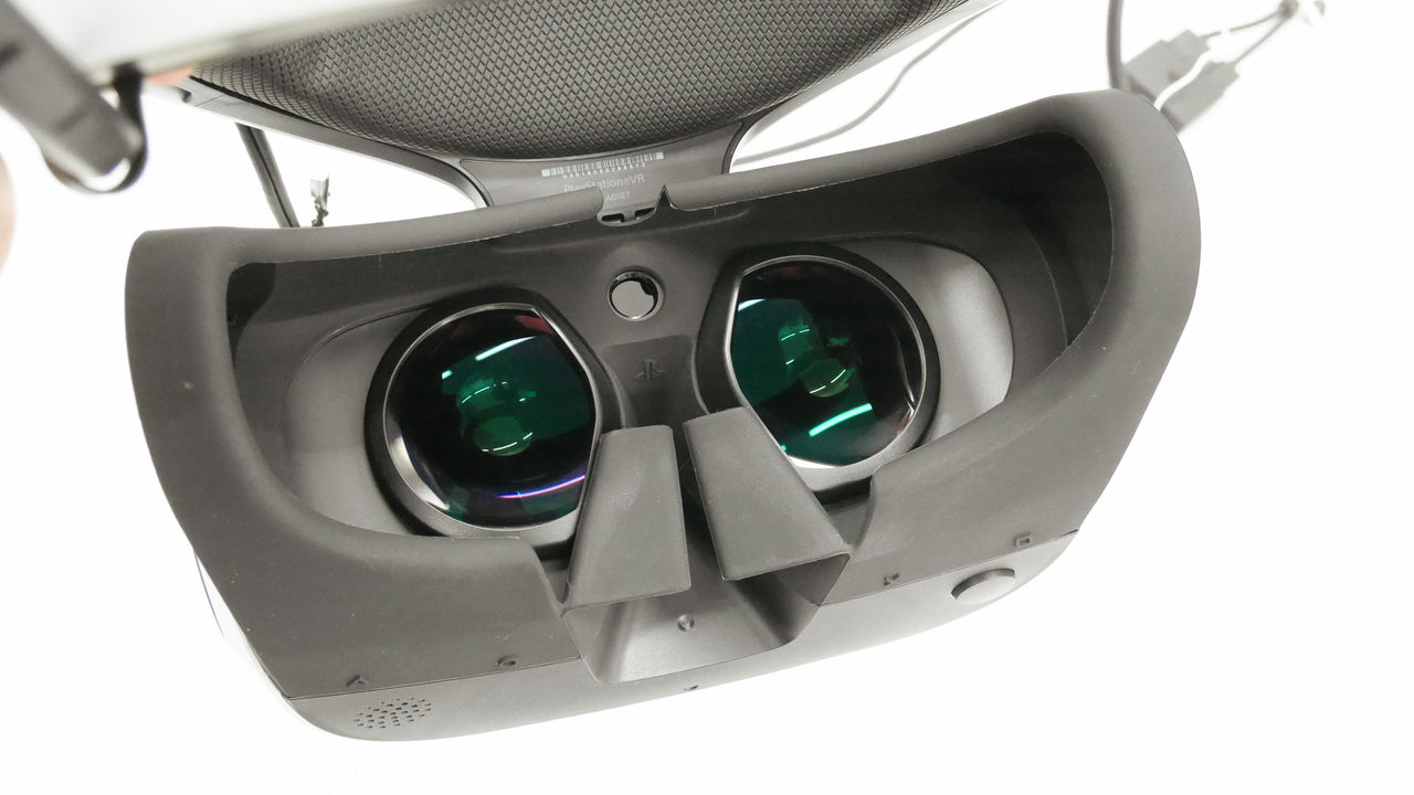 PlayStation VR2」はVRヘッドセット特有の「ゴッドレイ」問題を解決し 