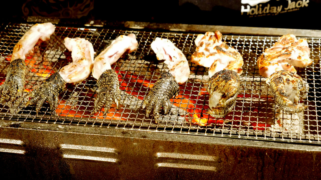 カラス ワニなどジビエ肉を焼きまくるbbqパーティー 裏渋谷オクトーバーフェスト16 取材レポ Gigazine