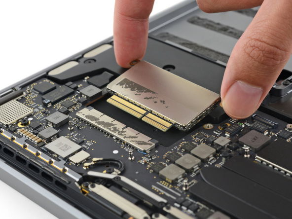 新型「MacBook Pro 13インチモデル」の分解・修理は極めて難しいことが
