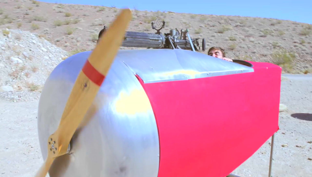 戦闘機の機関銃の弾丸がプロペラをすり抜けて発射される プロペラ同調装置 をスーパースローモーションで撮影 Gigazine