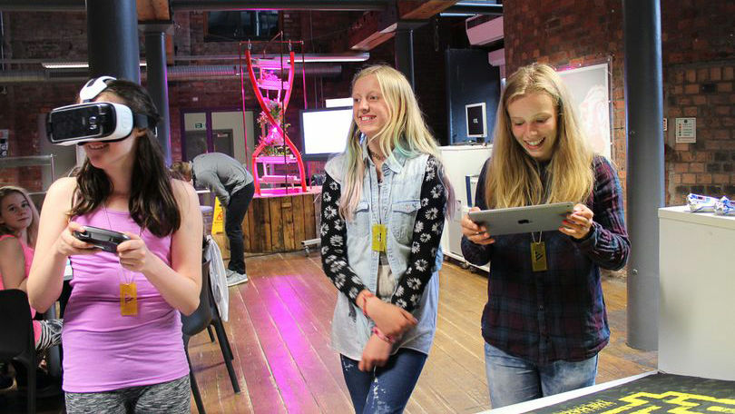 ソニーが女性ゲーム開発者への夢を叶える女子学生向け技術系プログラムのスポンサーに Gigazine