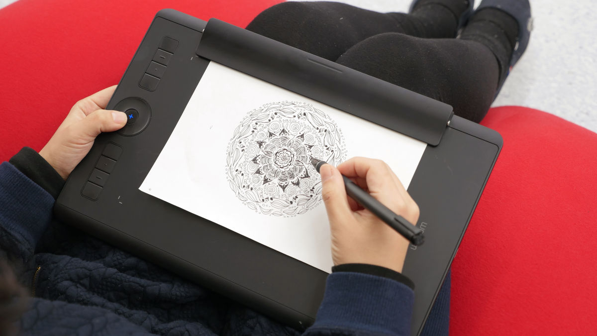 紙とペンで描いたイラストをレイヤー分けしてPCに取り込めペンタブ