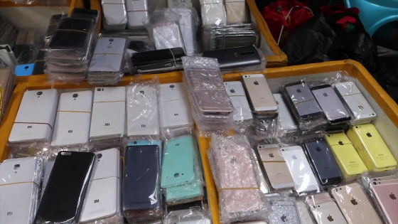 Iphoneを中国 深センで買い集めた部品を使ってイチから組み立てるとこうなる Gigazine