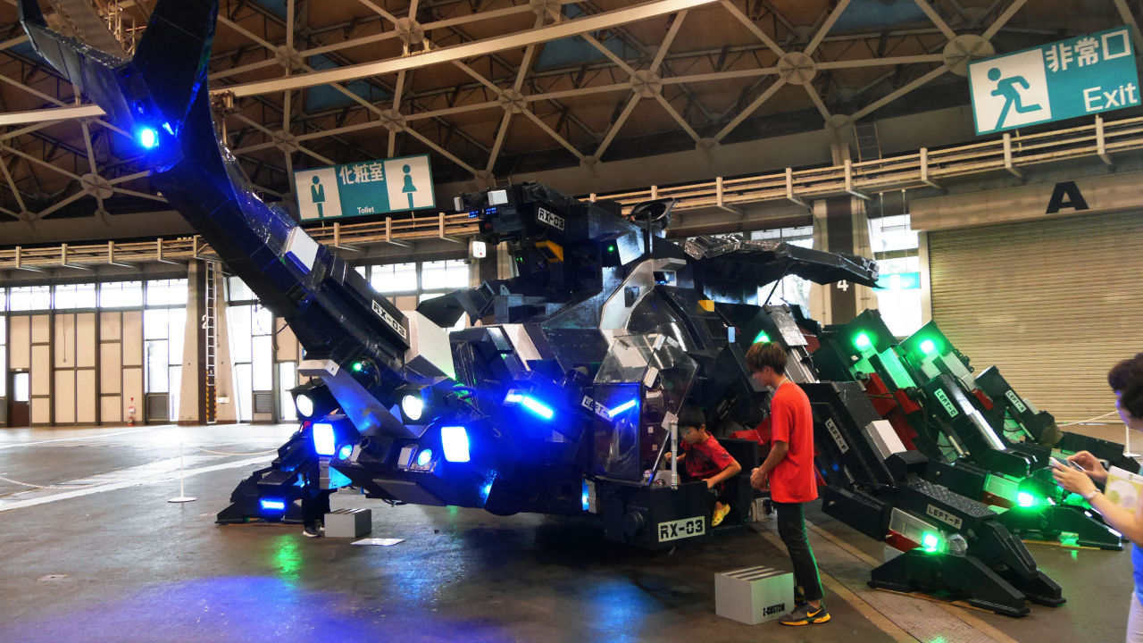 操縦できるカブトムシ型巨大ロボット「KABUTOM RX-03」がロボカップ