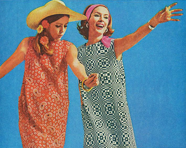 60年代ファッションの一時代を築いた使い捨ての 紙のドレス の