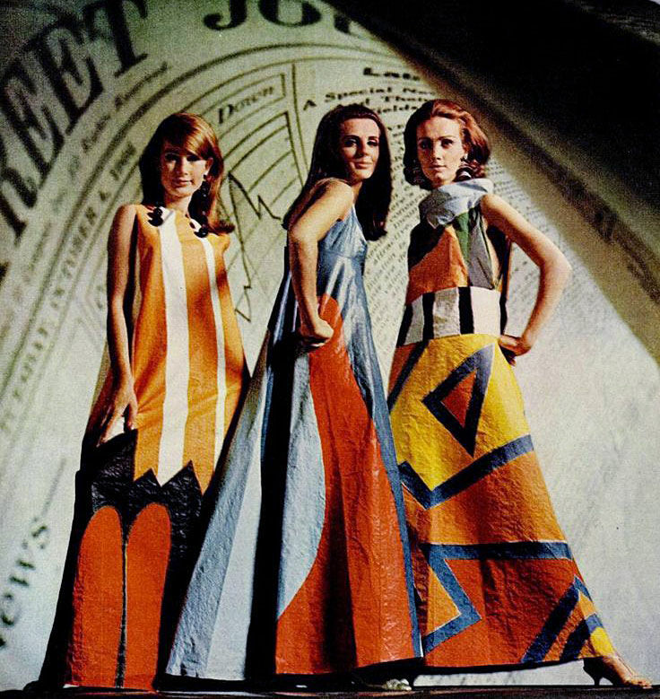 60年代ファッションの一時代を築いた使い捨ての 紙のドレス の