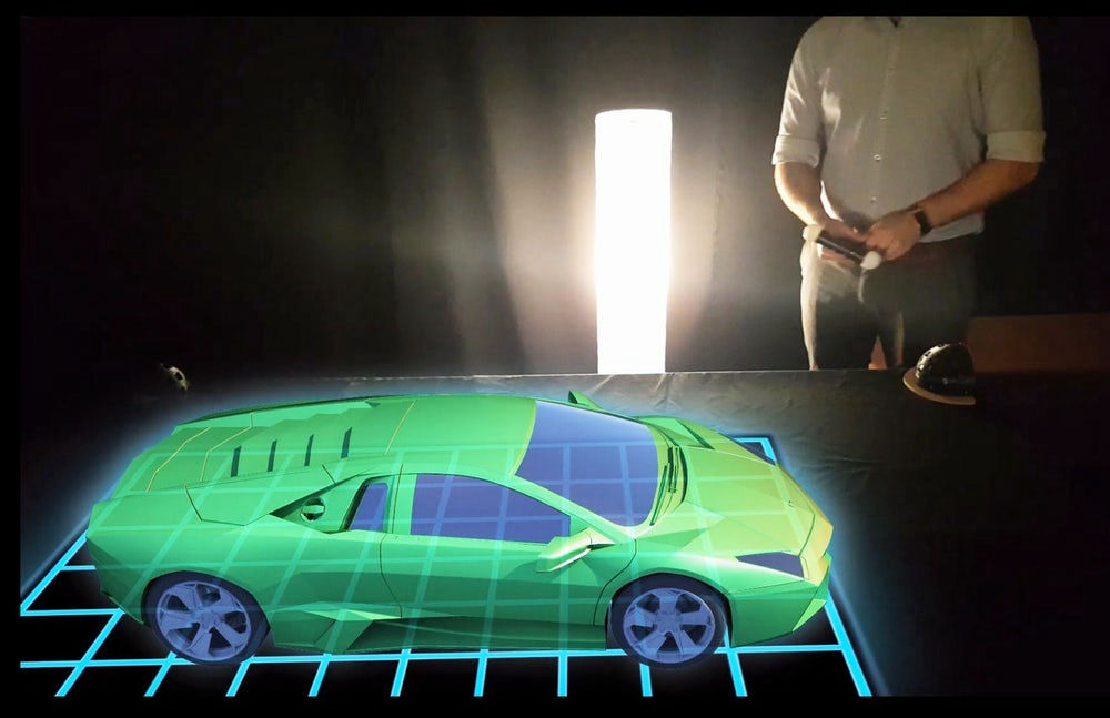 リアルタイムで複数人にホログラムを投影できる「ホログラムテーブル」が2018年に製品化へ - GIGAZINE
