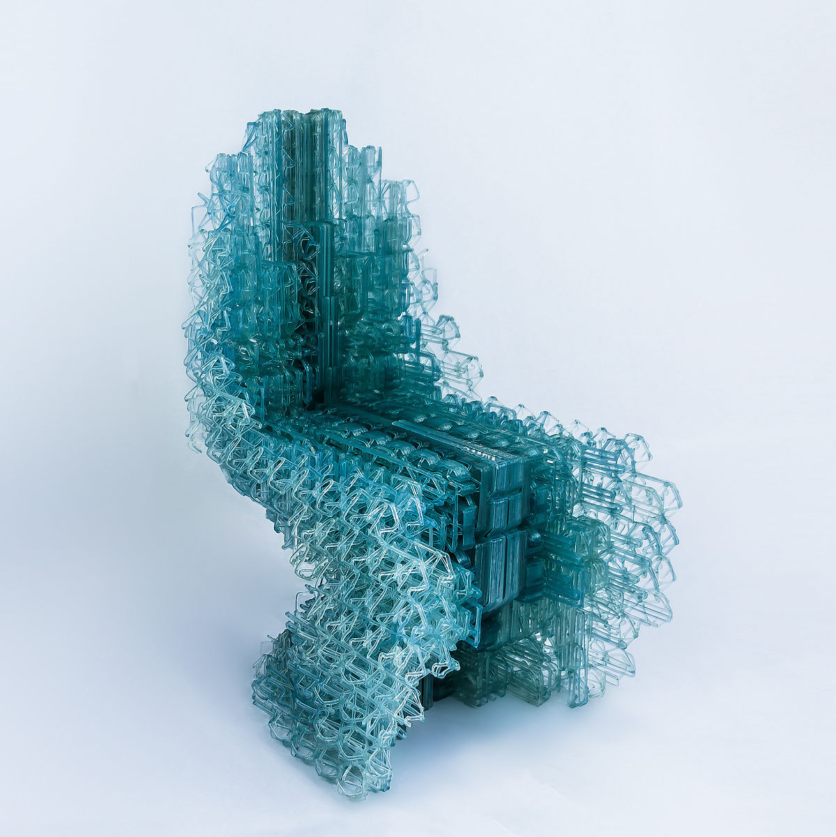 3dプリンターで素材の強度や柔らかさまでデザインしたイス Voxel Chair が登場 Gigazine
