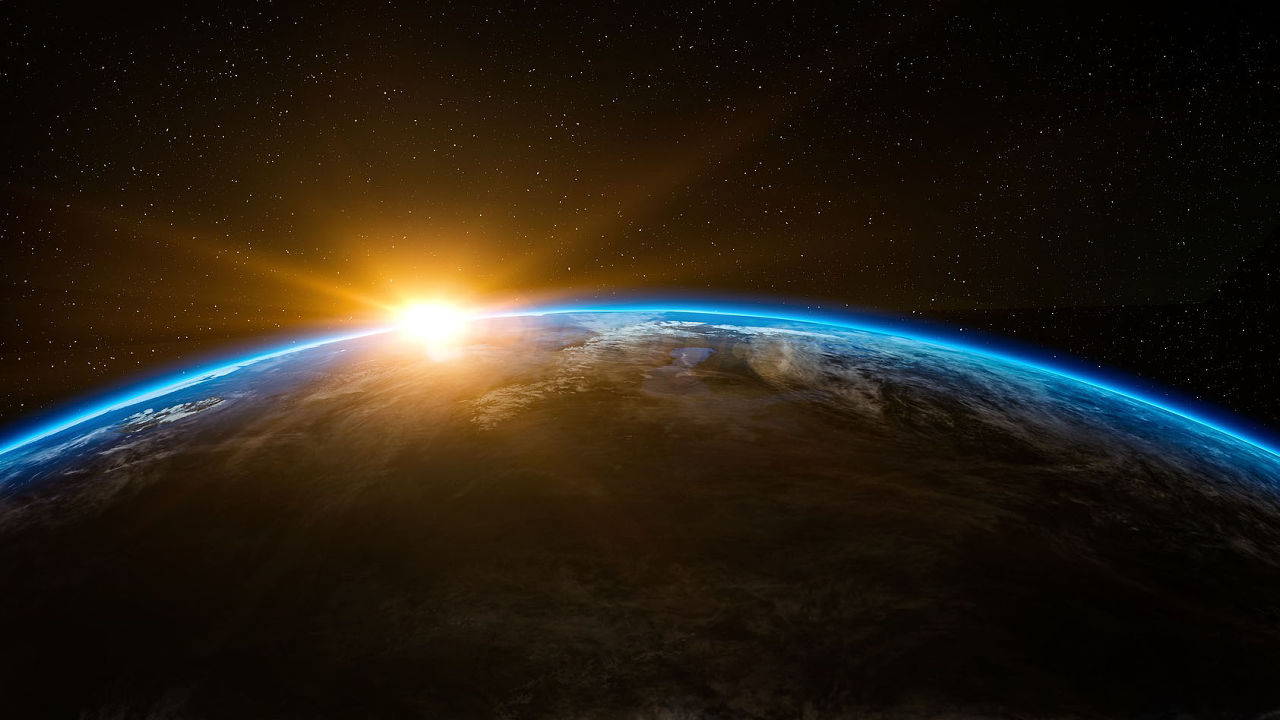 「地球は球体ではなく平面」と考える地球平面論者を黙らせる写真付きツイートを天体物理学者が投稿