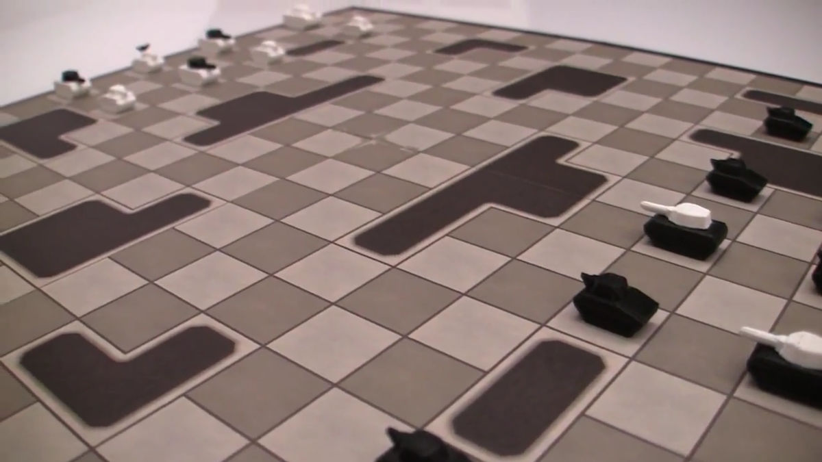 まるでガルパンのような戦車同士の戦いをボードゲームで楽しめる Tank Chess Gigazine