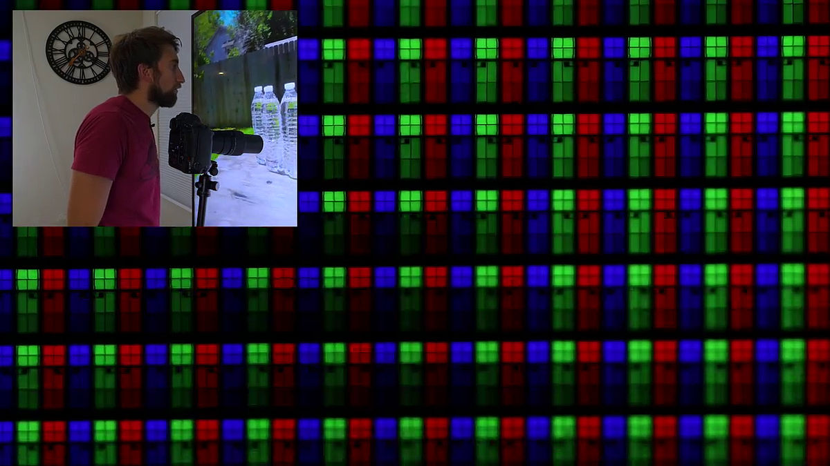 スーパースローでブラウン管テレビの写り方を撮影するとどんなふうに見えるのか Gigazine