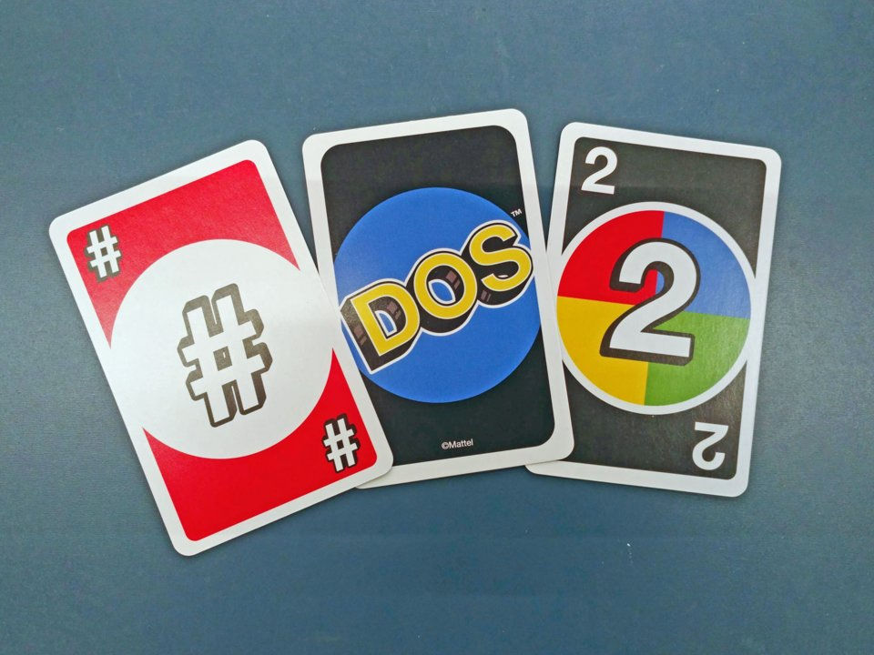 あのカードゲーム「UNO(ウノ)」の続編が登場、名前は「DOS(ドス)」で実際にプレイするとこんな感じ - GIGAZINE