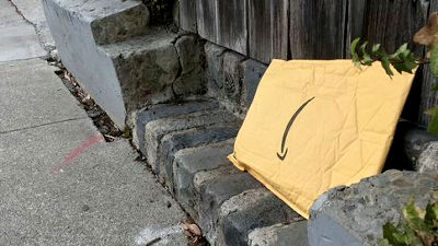 Amazonの配達員が荷物をポイポイ投げまくり Gigazine