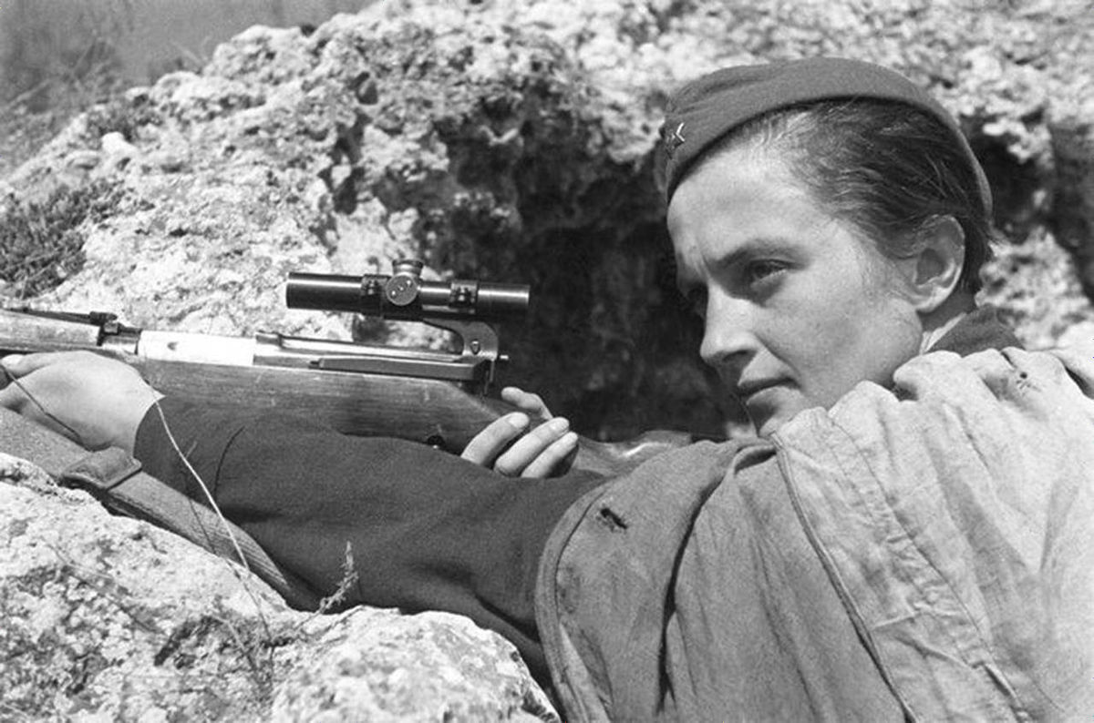 ナチス ドイツを恐怖に陥れた伝説の女性スナイパー リュドミラ パヴリチェンコ Gigazine