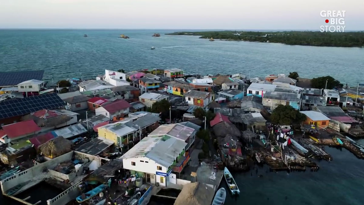 世界で最も人口密度が高い島 イスロテ島 での生活を映したドキュメンタリームービー Living On The Most Crowded Island On Earth Gigazine