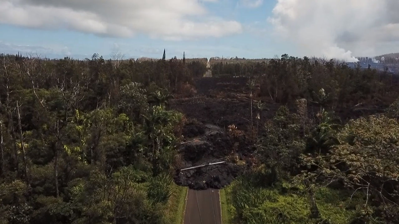 ハワイ島キラウェア火山の噴火で溶岩が森を飲み込んだ規模がよくわかるドローン映像 Gigazine