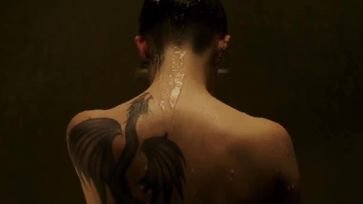 THE GIRL WITH THE DRAGON TATTOO - Official Trailer - In Theaters 12/21 -  YouTube