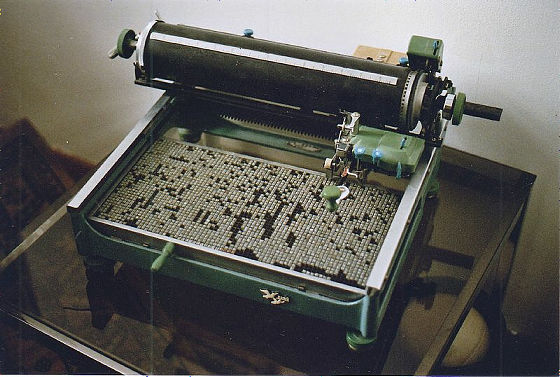 文字を刻んだ「版」を約7000個も用意していた中国語タイプライター