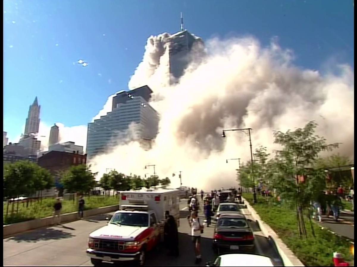 9 11 で世界貿易センターの崩落に巻き込まれる瞬間を間近で撮影しブラックアウトするムービーが公開中 Gigazine
