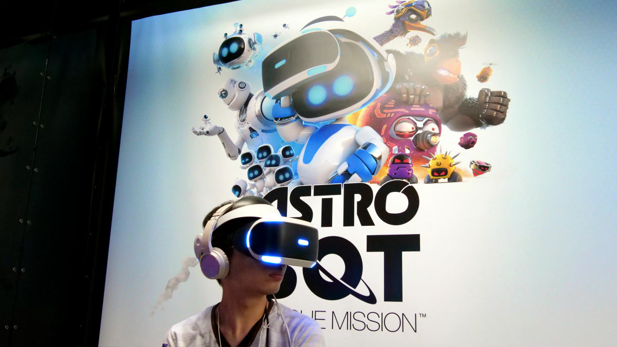 at in person it Play first MISSION\' RESCUE the action BOT: view game PSVR of action VR and GIGAZINE if - is \'ASTRO middle as
