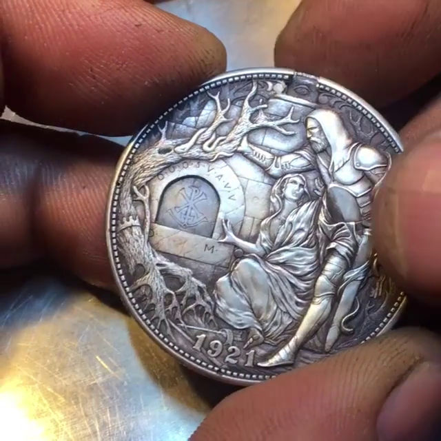 超絶細かな隠しギミックを盛り込んだコインを旧1ドル硬貨から削り出す - GIGAZINE