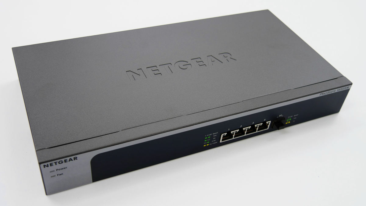 10GBASE-Tを4ポート備えるスイッチングハブ「NETGEAR XS505M-100AJS