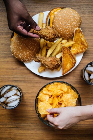 超加工食品 を食べることが死亡リスク増加に結びつくことが4万4000人以上を調査した研究で明らかに Gigazine