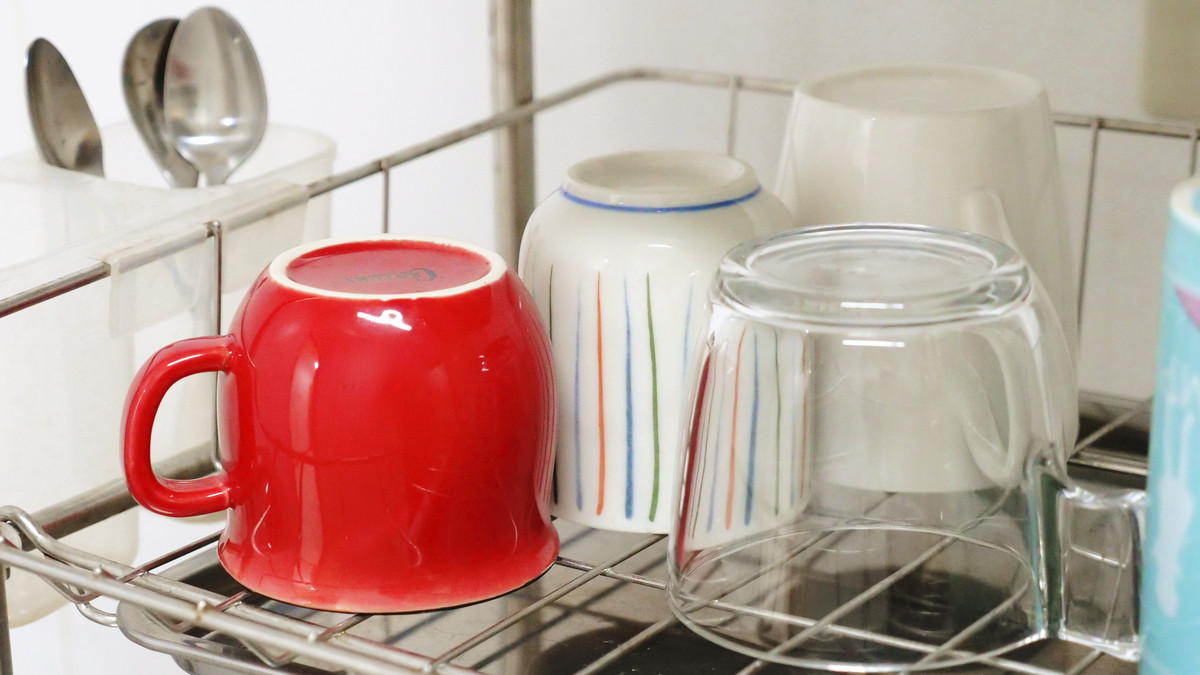 職場で共用のカップやスプーンを使うのは衛生的に絶対避けるべき Gigazine