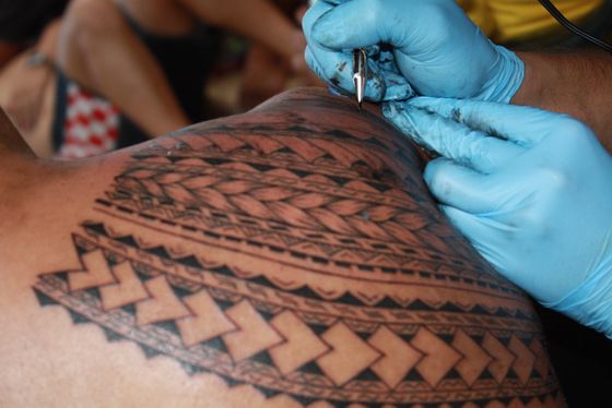 植民地化されてもタトゥー文化が生き残ったサモアにおけるタトゥーの意味とは Gigazine