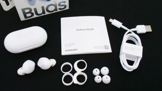 Samsungの完全ワイヤレスBluetoothイヤホン「Galaxy Buds」実機レビュー、ワンタッチで外部音聞き取りも可能に