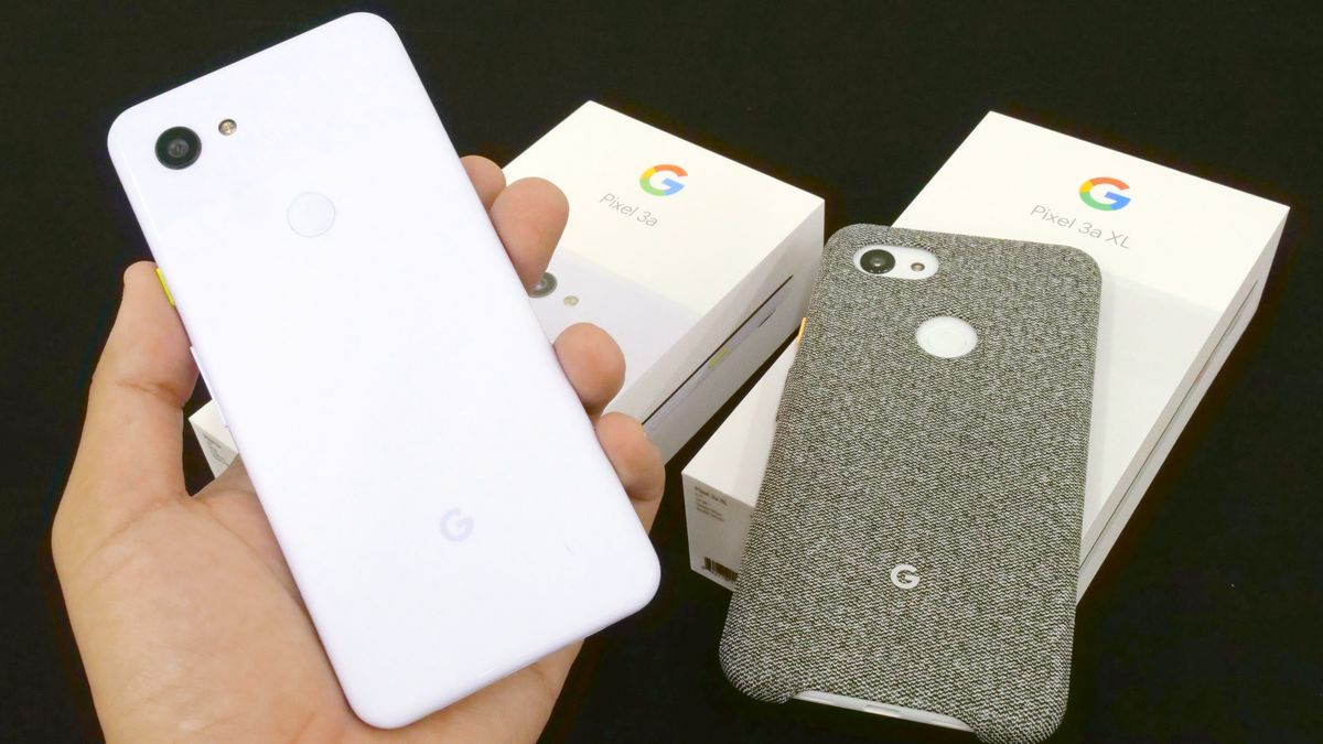 The contents of the package of the low price model 'Pixel 3a' and 