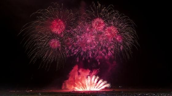 空中から360度花火が飛び出す演出も、世界の花火・日本の花火が楽しめる「大曲の花火 春の章2019」を見てきました - GIGAZINE