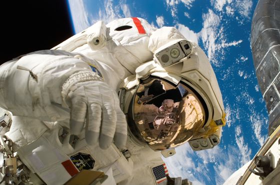 NASAが1泊約400万円で国際宇宙ステーションを民間に開放、商業目的の