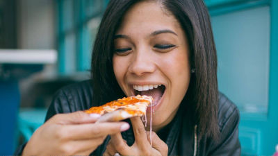 食欲 生理 前 専門家が解説！生理前・生理中に無性にお腹が空く理由